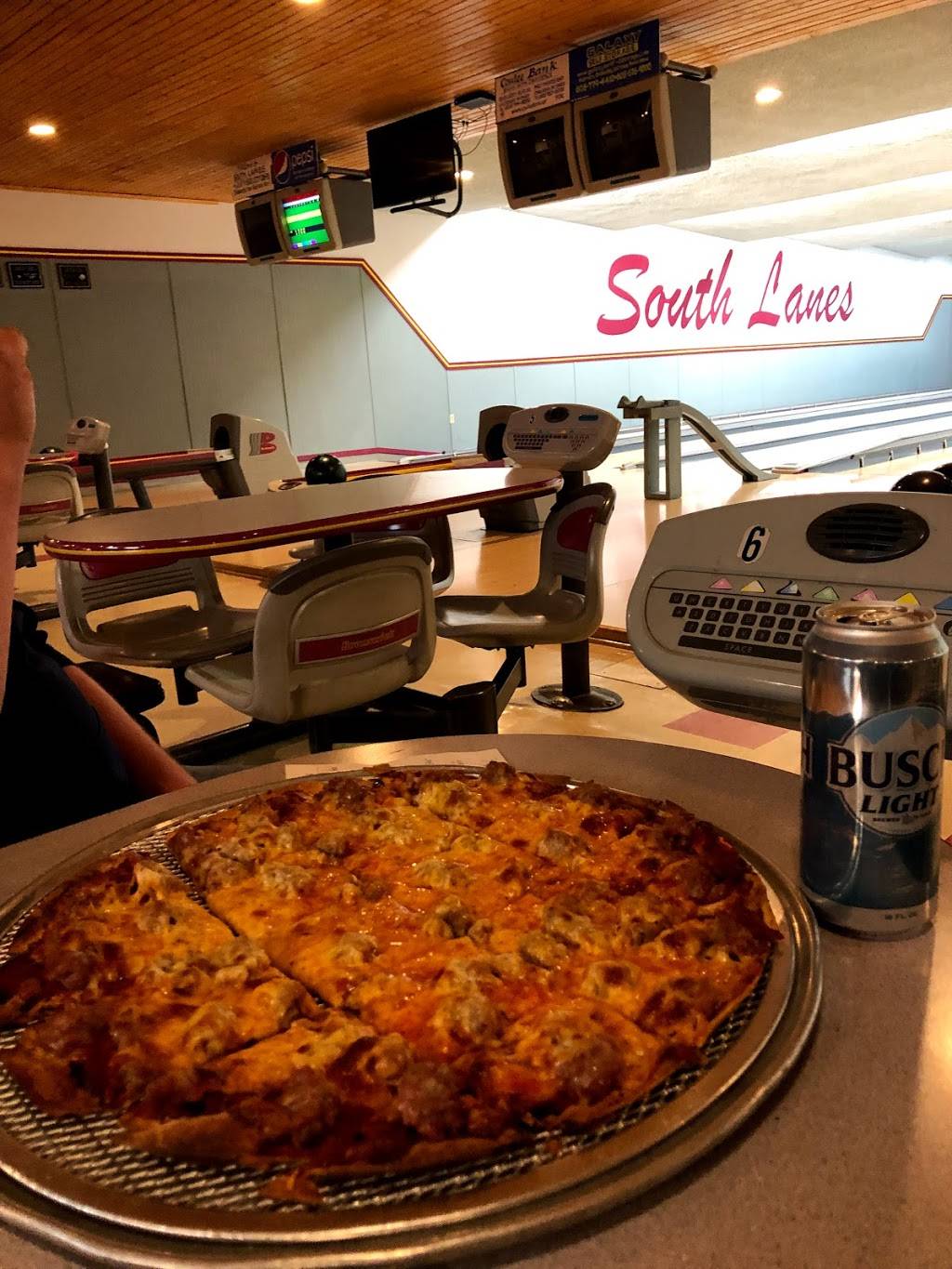 South Lanes Pizza & Bowling | meal delivery | 4107 Mormon Coulee Rd, La Crosse, WI 54601, USA | 6087881303 OR +1 608-788-1303