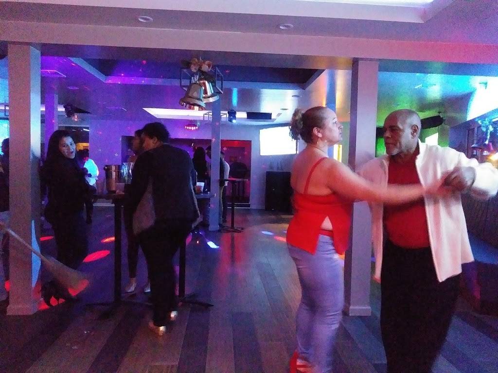 Sun Splash Jamaican Restaurant LLC | restaurant | 692 Maple Ave, Hartford, CT 06114, USA | 8605483050 OR +1 860-548-3050