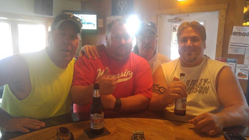 Bladers Dakota Inn | restaurant | W9501 County Road Jj, Wautoma, WI 54982, USA | 9207873227 OR +1 920-787-3227