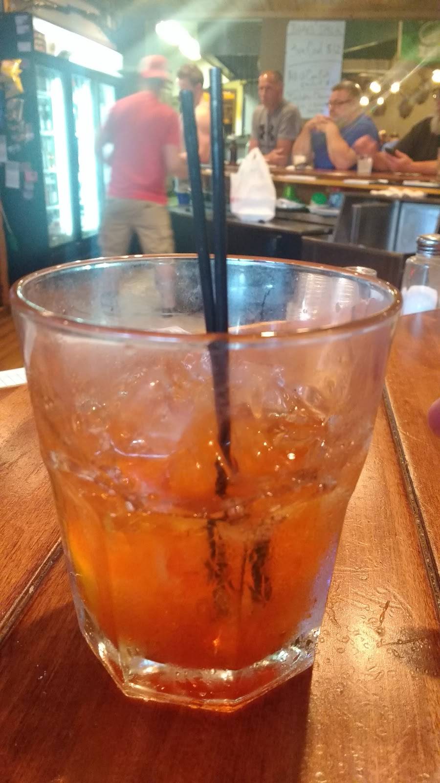 Lawrences Pub and Eatery | restaurant | 46 E Main St, Benton, WI 53803, USA | 6087594000 OR +1 608-759-4000