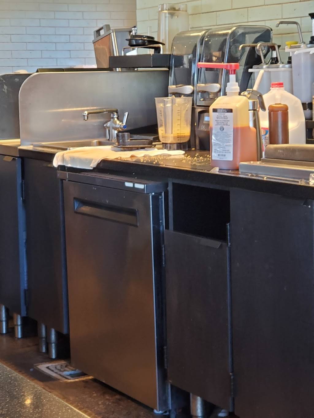 Starbucks | cafe | 630 Park St, Belmont, NC 28012, USA | 7048250142 OR +1 704-825-0142