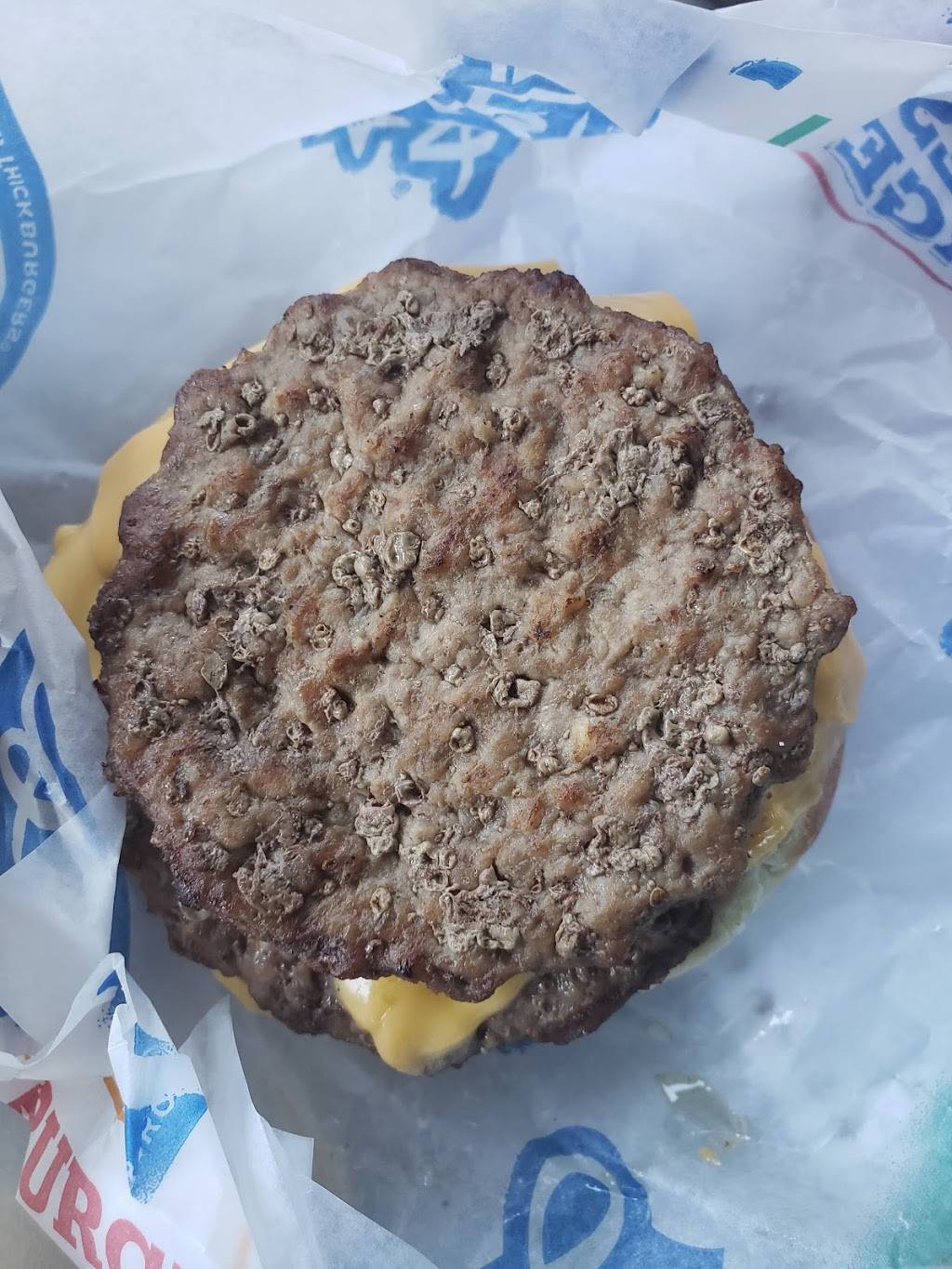 Hardees | restaurant | 188 N 30th Rd, Syracuse, NE 68446, USA | 4022692258 OR +1 402-269-2258