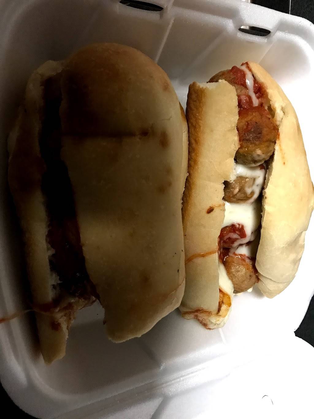 Almont Rozas Pizza | restaurant | 133 S Main St B, Almont, MI 48003, USA | 8107983963 OR +1 810-798-3963