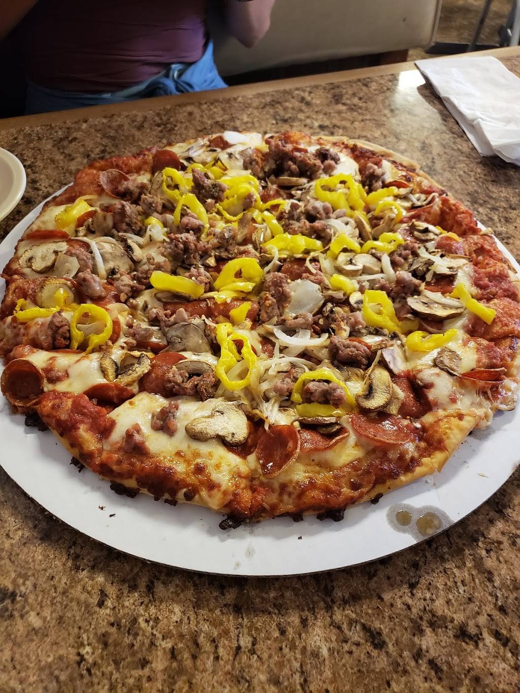 Tommys Pizza | restaurant | 1350 W Lane Ave, Columbus, OH 43221, USA | 6144862969 OR +1 614-486-2969