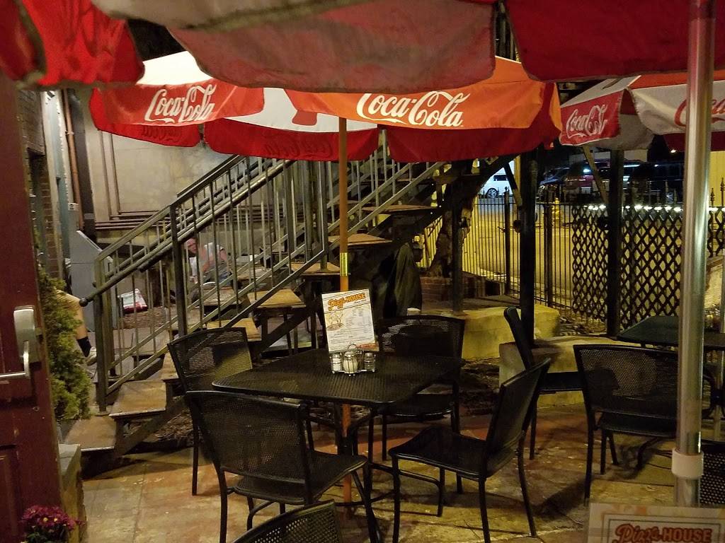 Pizza House | restaurant | 312 E Commercial St, Springfield, MO 65803, USA | 4178814073 OR +1 417-881-4073