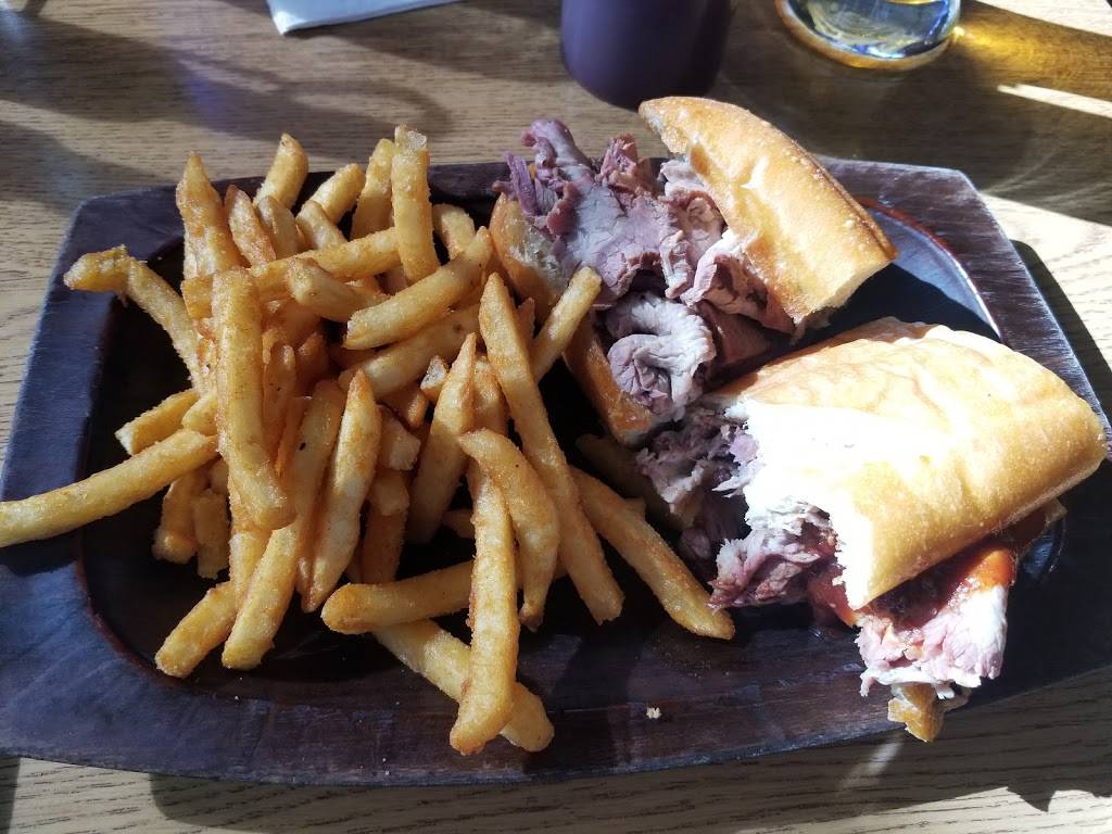 SmokeHouse Bar & Grill | restaurant | 38743 CA-99, Kingsburg, CA 93631, USA | 5598978000 OR +1 559-897-8000