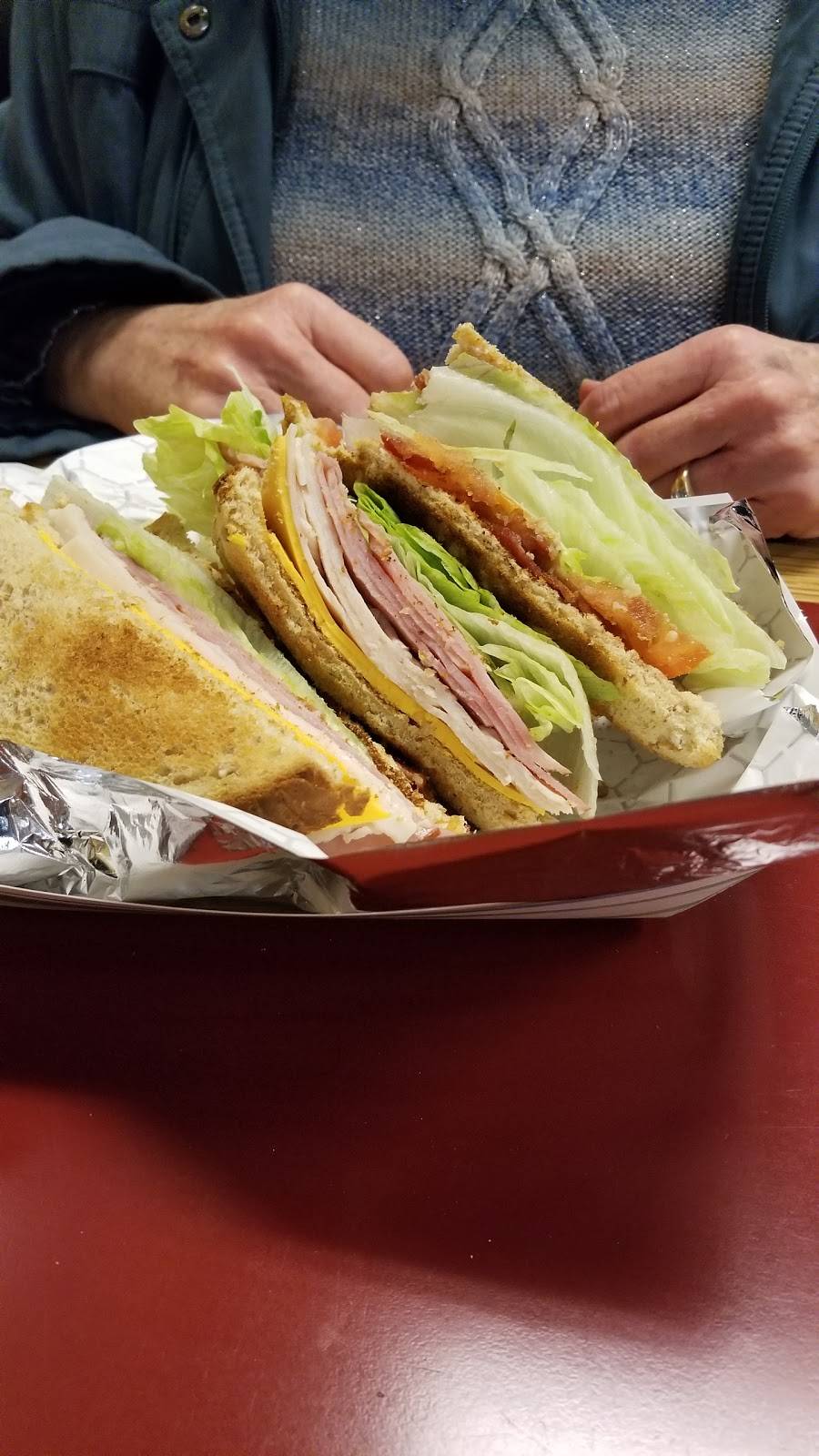 Christys Family Pizzeria | restaurant | 503 S Dixie Dr, Vandalia, OH 45377, USA | 9378982222 OR +1 937-898-2222