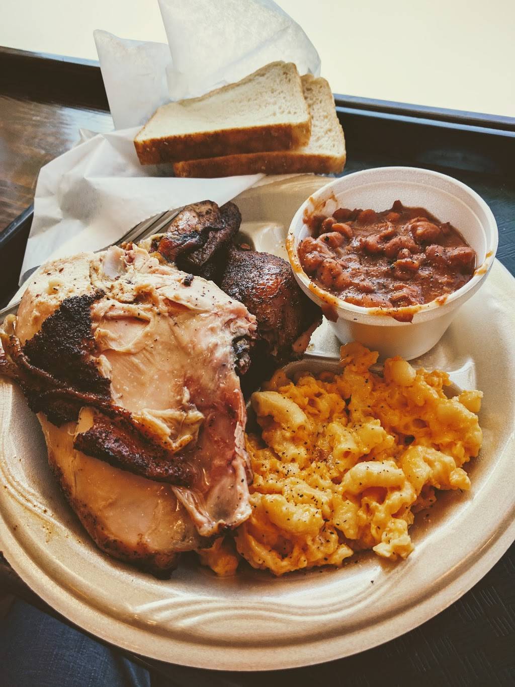 Smokey Mos BBQ | restaurant | 1685 River Rd, Boerne, TX 78006, USA | 8303312633 OR +1 830-331-2633