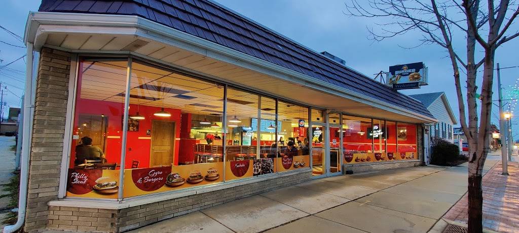 Burger Town | restaurant | 2206 10th Ave, South Milwaukee, WI 53172, USA | 4143019715 OR +1 414-301-9715