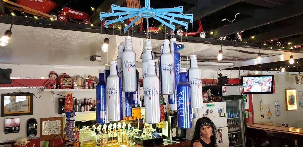 The Pickle Barrel General Store & Cafe | restaurant | 9945 County Rd 44, Leesburg, FL 34788, USA | 4074639629 OR +1 407-463-9629