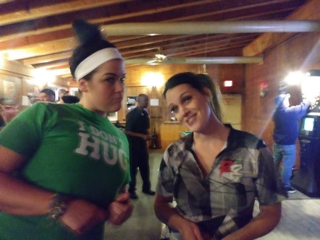 Shiners Dive Bar | restaurant | 5545 S Saginaw St, Flint, MI 48507, USA | 8108664309 OR +1 810-866-4309