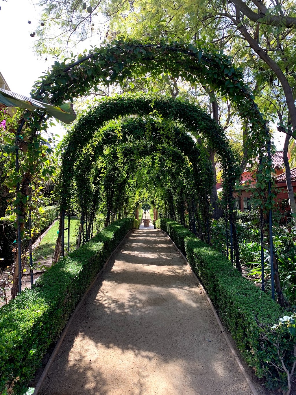 Westlake Village Inn | restaurant | 31943 Agoura Rd, Westlake Village, CA 91361, USA | 8188890230 OR +1 818-889-0230