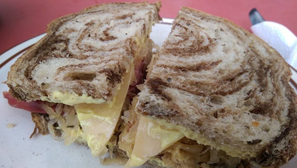 Munchner Haus Delicatessen | restaurant | 39212 Fremont Blvd, Fremont, CA 94538, USA | 5107936411 OR +1 510-793-6411