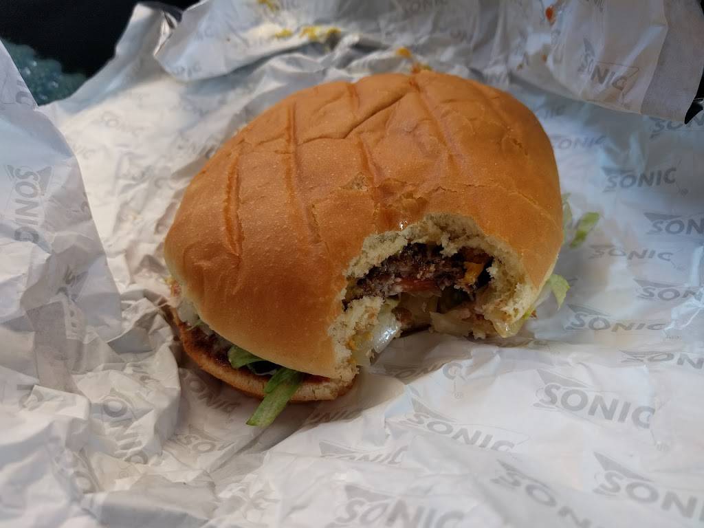 Sonic Drive-In | restaurant | 9328 Highland Rd, White Lake Charter Township, MI 48386, USA | 2484616158 OR +1 248-461-6158