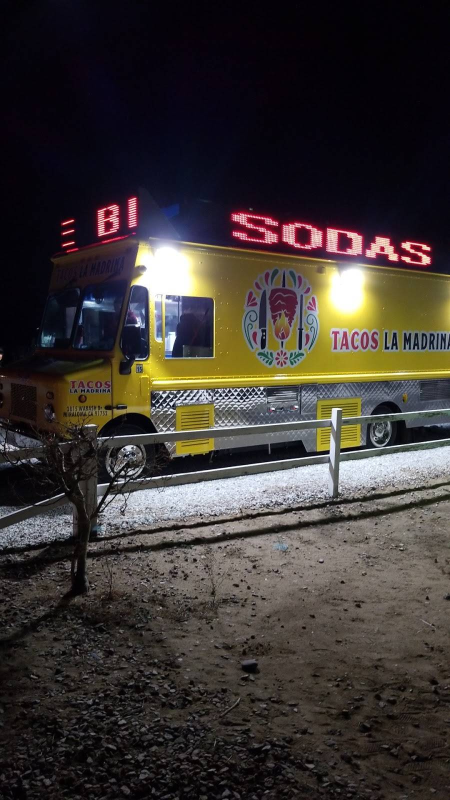 Tacos La Madrina | restaurant | 14968 Main St Ste A, Hesperia, CA 92345, USA | 9094859148 OR +1 909-485-9148