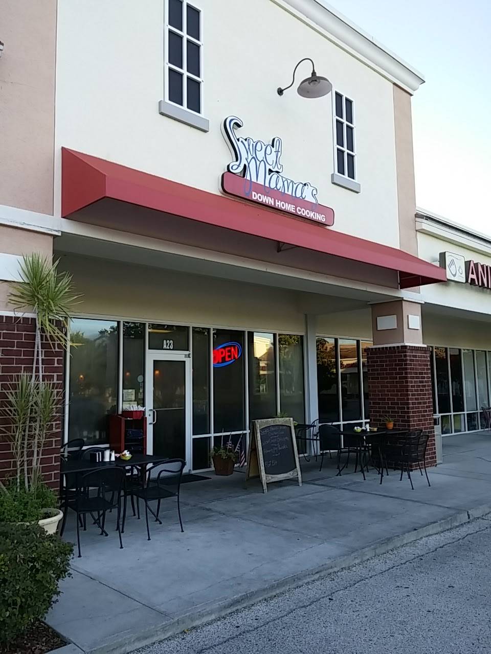 Sweet Mamas Restaurant | restaurant | 10743 Narcoossee Rd, Orlando, FL 32832, USA | 4072827737 OR +1 407-282-7737