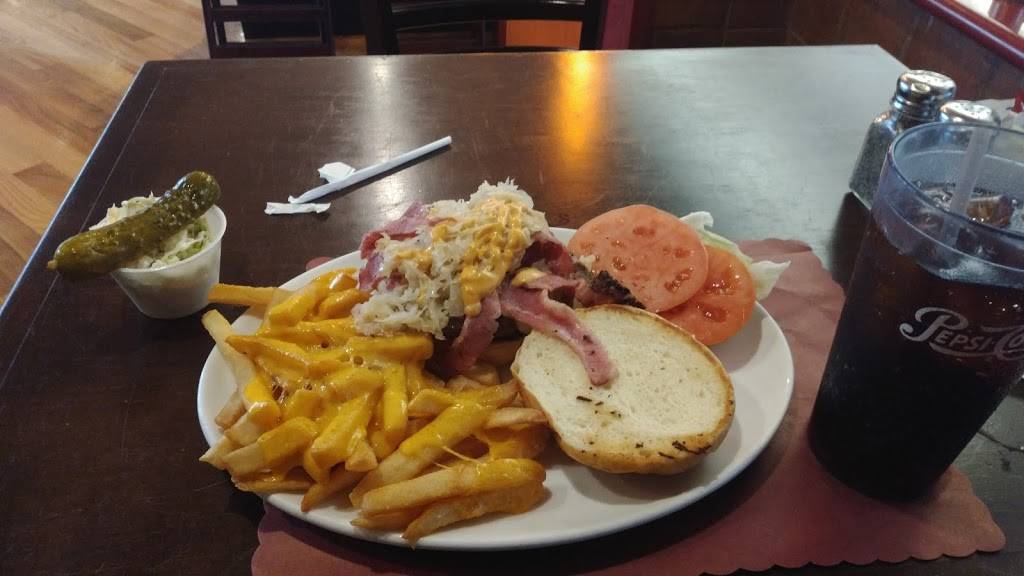 D lux Diner | restaurant | 14 Crystal Run Crossing, Wallkill, NY 12589, USA | 8456927577 OR +1 845-692-7577