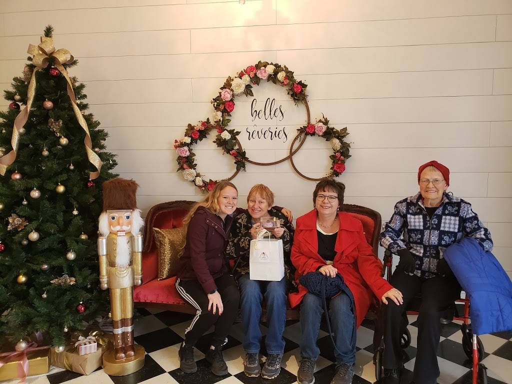 Nosh Dessert Parlour | restaurant | 20 S Indiana St, Mooresville, IN 46158, USA | 3174833166 OR +1 317-483-3166