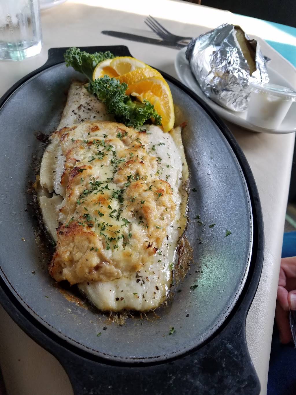 The Village Restaurant & Lounge | restaurant | 6576 Maddox Blvd, Chincoteague, VA 23336, USA | 7573365120 OR +1 757-336-5120