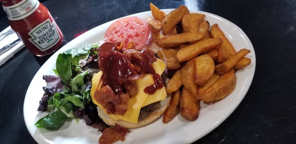 Mr Biggs Bar & Grill | restaurant | 596 10th Ave, New York, NY 10036, USA | 2122462030 OR +1 212-246-2030