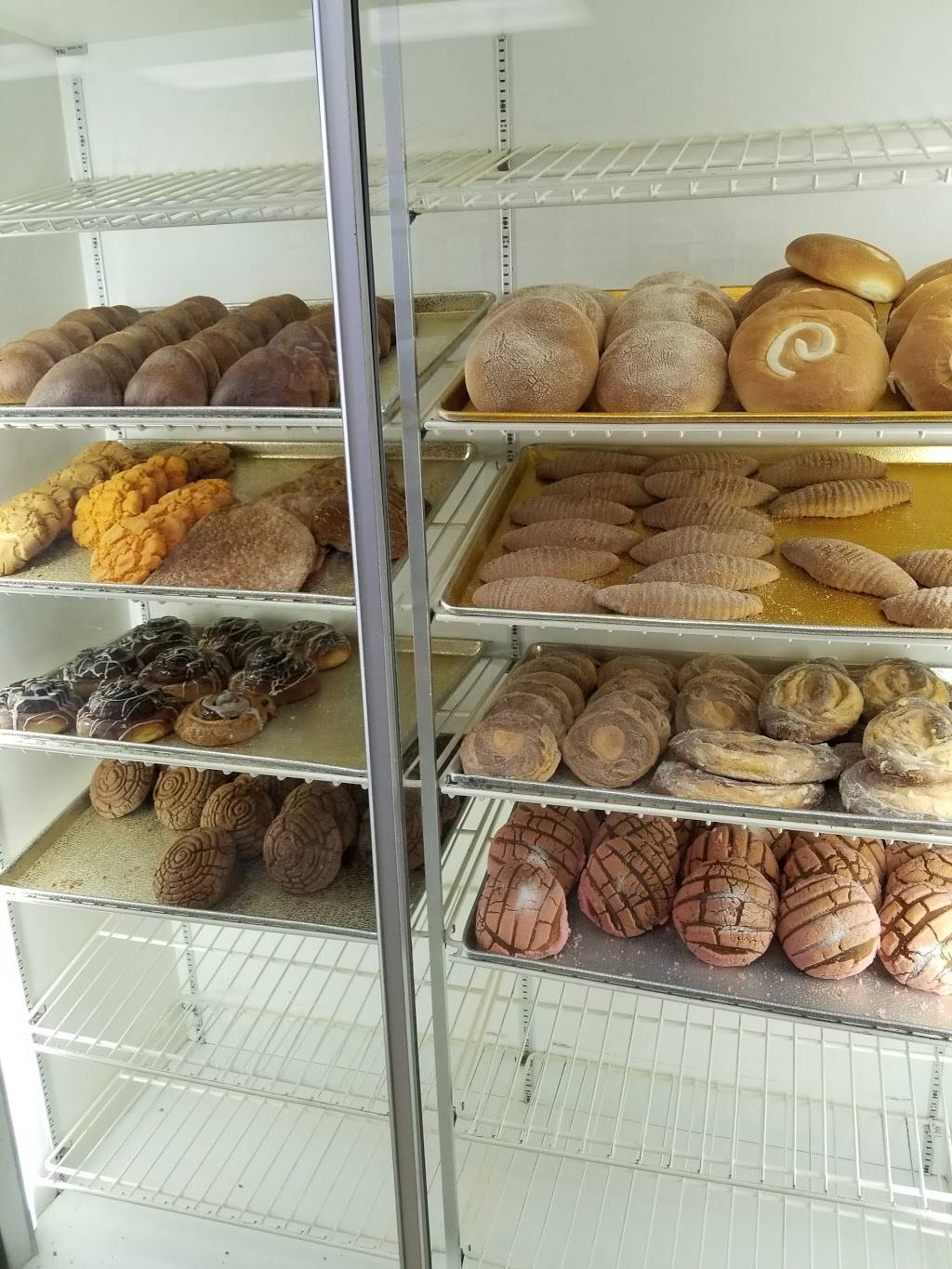 La Única Panadería | bakery | 313 Harvard Blvd, Santa Paula, CA 93060, USA | 8055253866 OR +1 805-525-3866