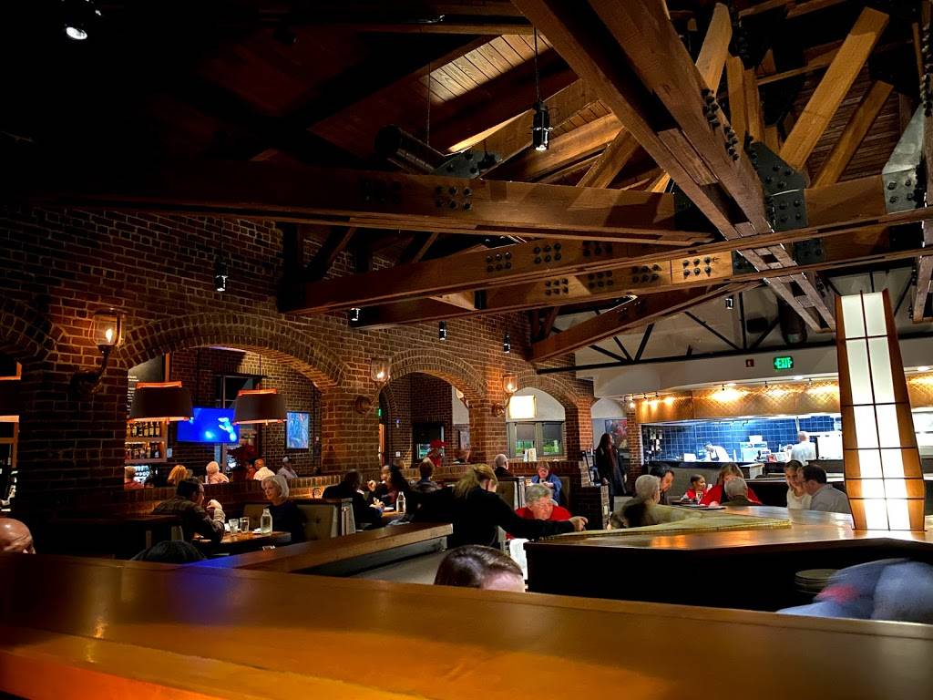 J. Alexanders Redlands Grill | restaurant | 3320 Galleria Cir, Hoover, AL 35244, USA | 2057339995 OR +1 205-733-9995