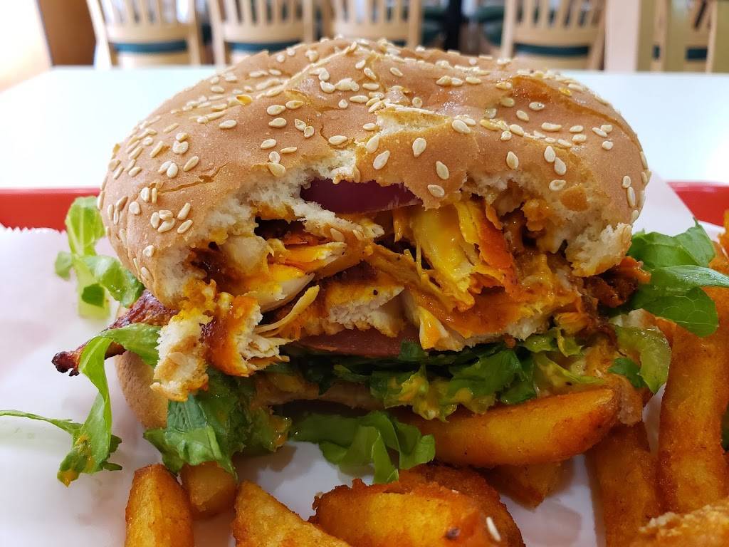 Halal Munchies | restaurant | 25-35 Steinway St, Astoria, NY 11103, USA | 9177450585 OR +1 917-745-0585