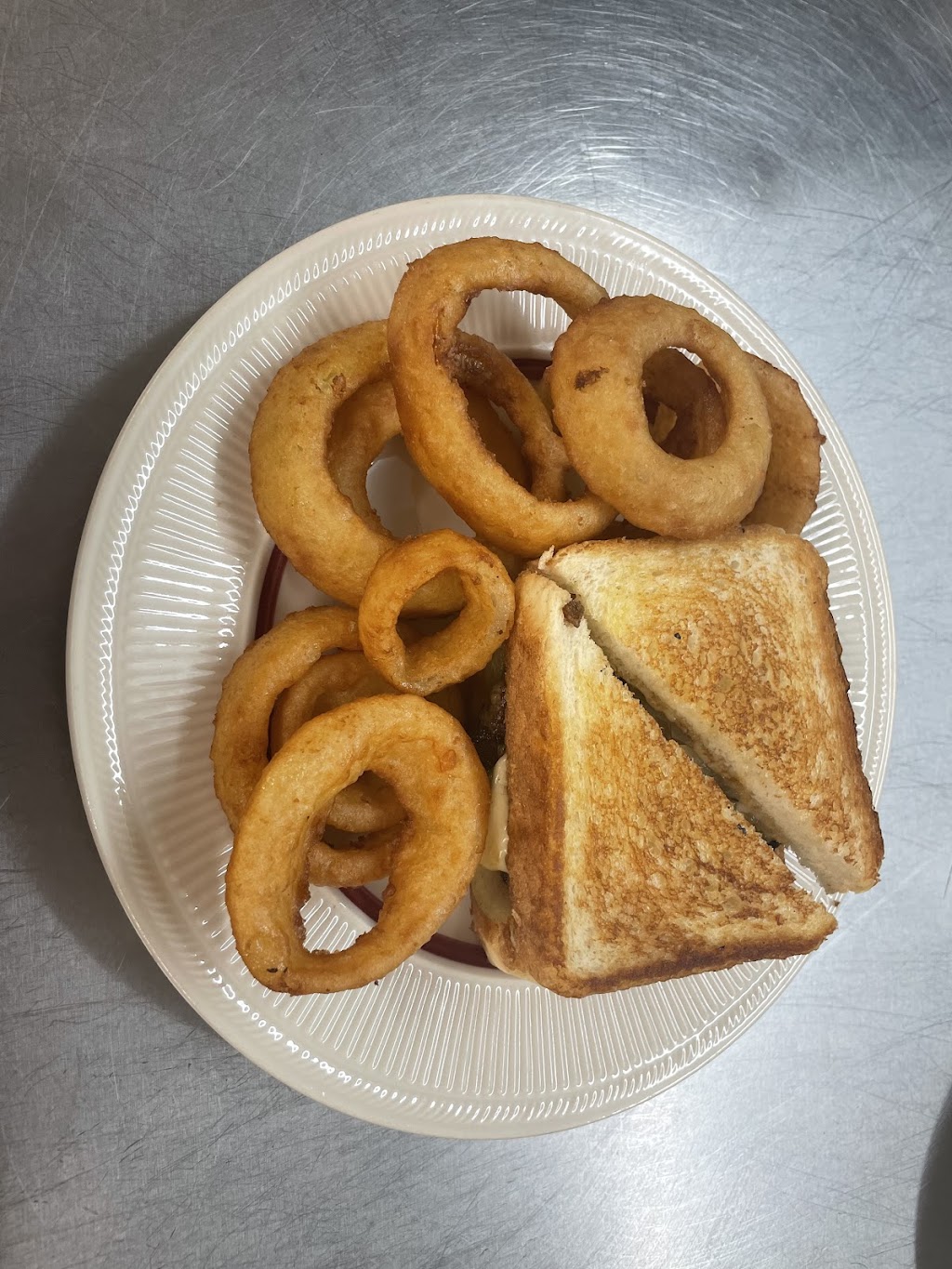 LaGrange Tavern | restaurant | 120 E Main St, Lagrange, OH 44050, USA | 4403555658 OR +1 440-355-5658