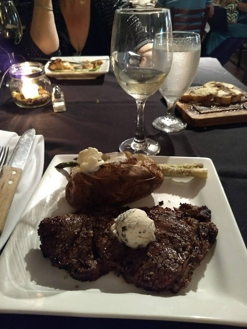 The W Restaurant & Lounge | restaurant | 7230 IL-152, Du Quoin, IL 62832, USA | 6185422424 OR +1 618-542-2424