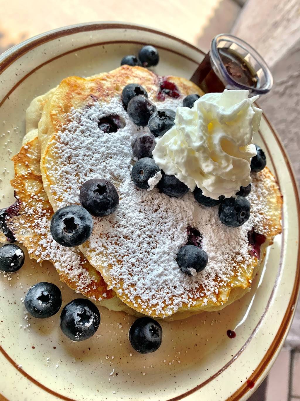 Eatn Park Restaurant | restaurant | 2517 W Victory Blvd, Burbank, CA 91505, USA | 8189539302 OR +1 818-953-9302