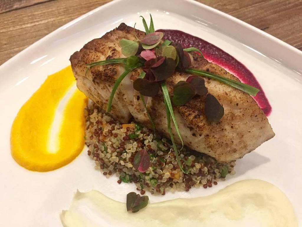 Boat Club Restaurant | restaurant | 600 E Superior St, Duluth, MN 55802, USA | 2187274880 OR +1 218-727-4880