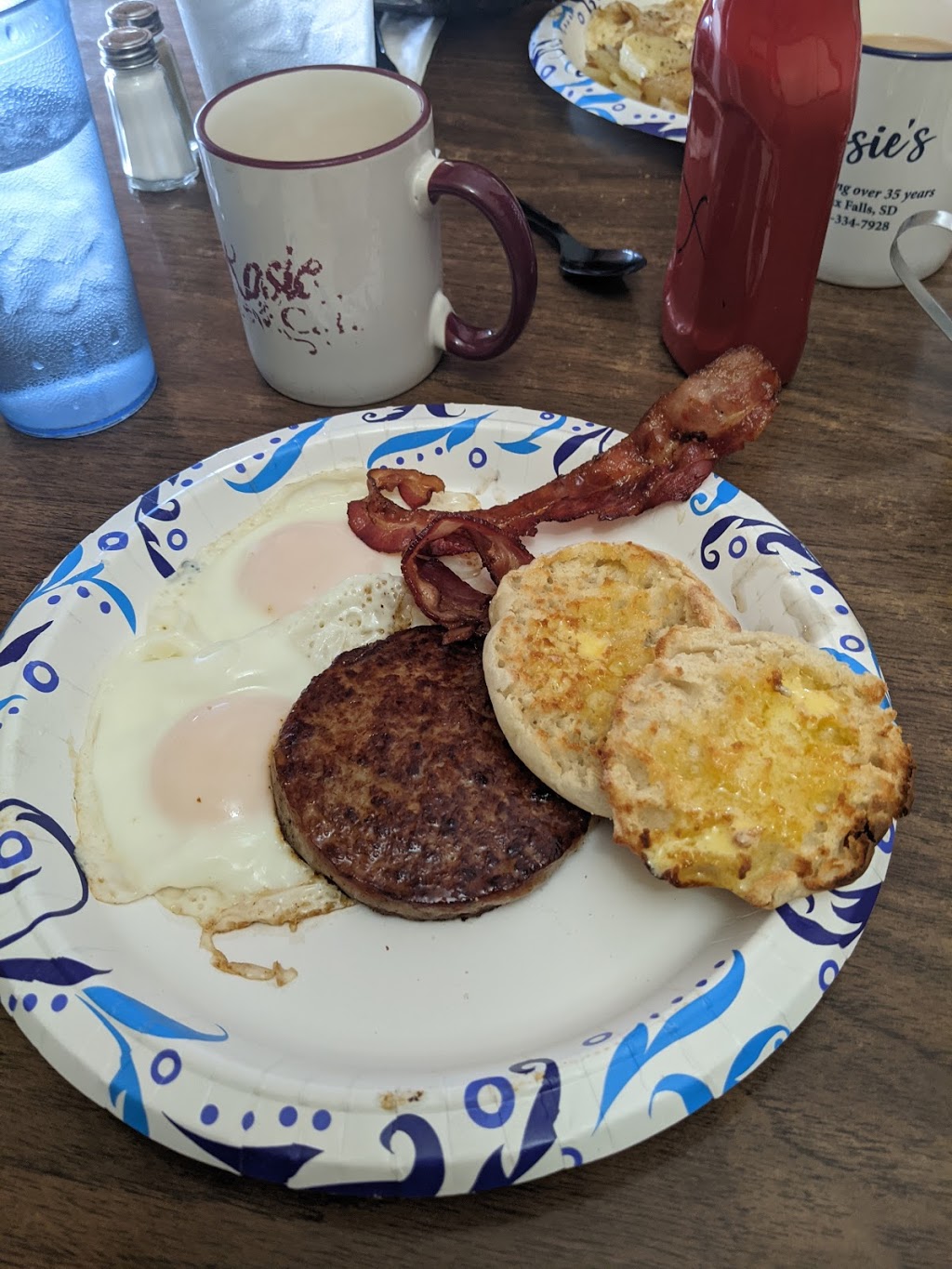 Rosies Café | restaurant | 2202 W Madison St, Sioux Falls, SD 57104, USA | 6053347928 OR +1 605-334-7928