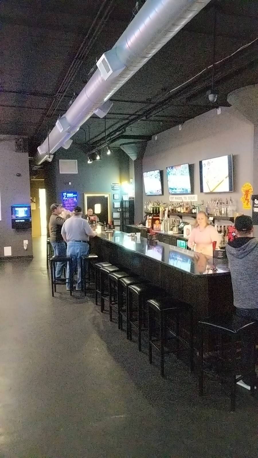 Magoos Bar | restaurant | 6550 S Menard Ave, Bedford Park, IL 60638, USA | 7087012949 OR +1 708-701-2949