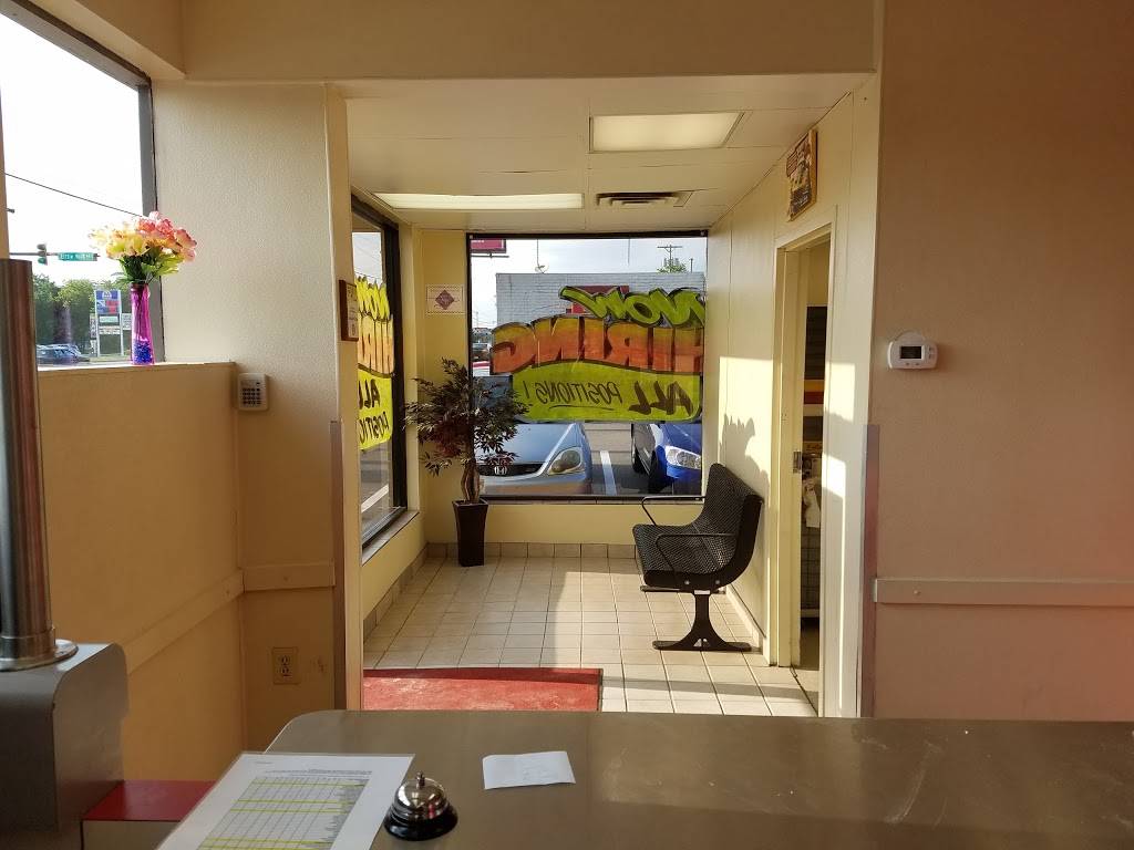 Papa Johns Pizza | restaurant | 8732 N Dixie Dr, Dayton, OH 45414, USA | 9374541188 OR +1 937-454-1188