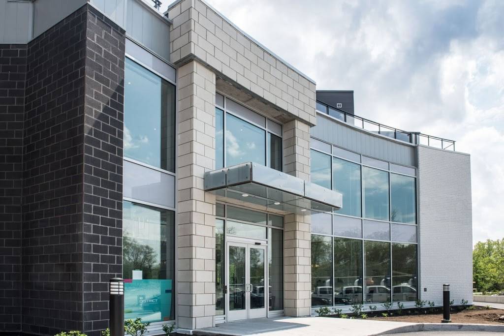 Bistro Le District | restaurant | 55 Impasse Lady-Colborne B, Gatineau, QC J9H 1Z2, Canada | 8195570505 OR +1 819-557-0505