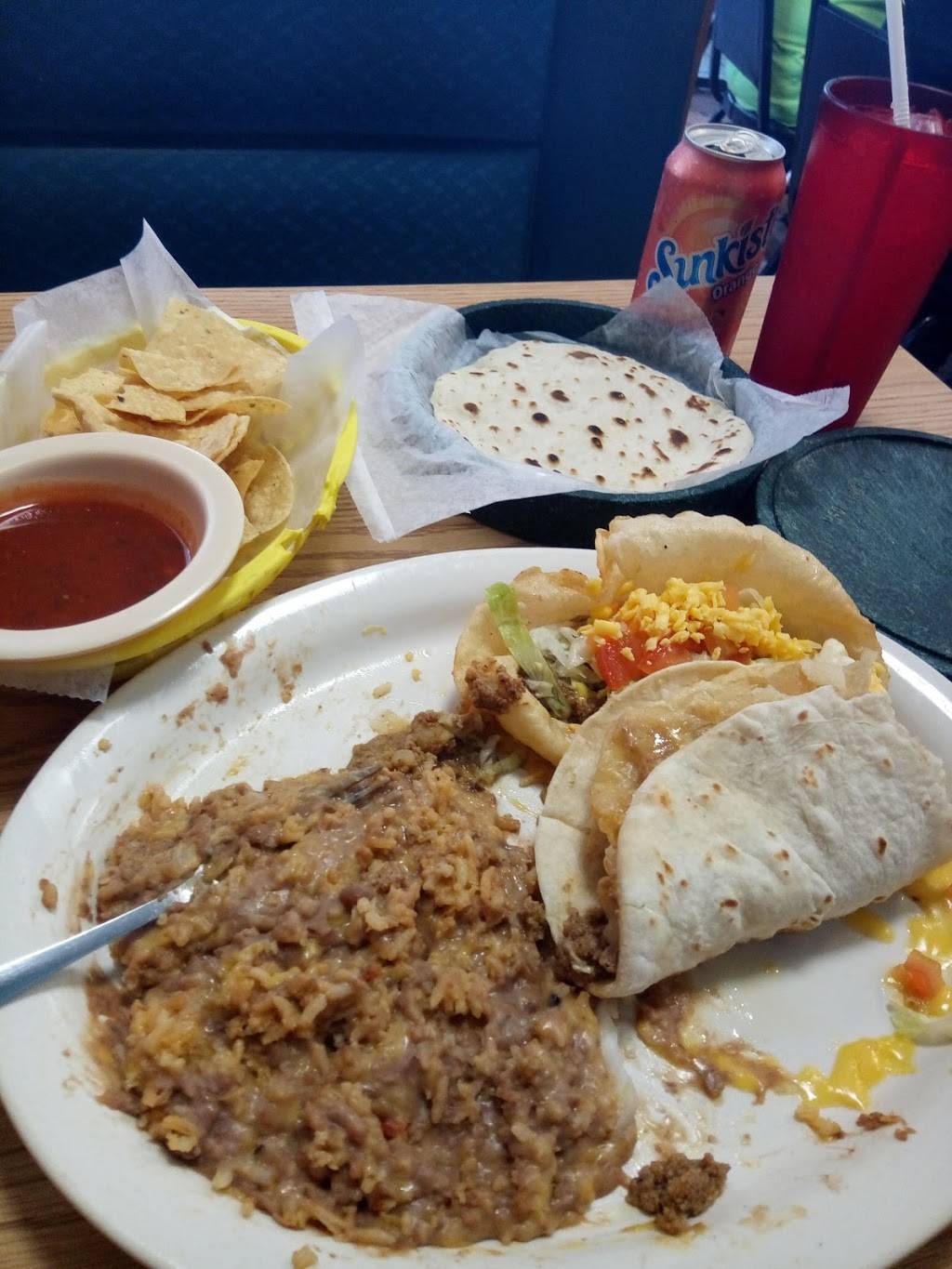 Mi Celayence Mexican Restaurant | restaurant | 2903 Fredericksburg Rd, San Antonio, TX 78201, USA | 2107321122 OR +1 210-732-1122