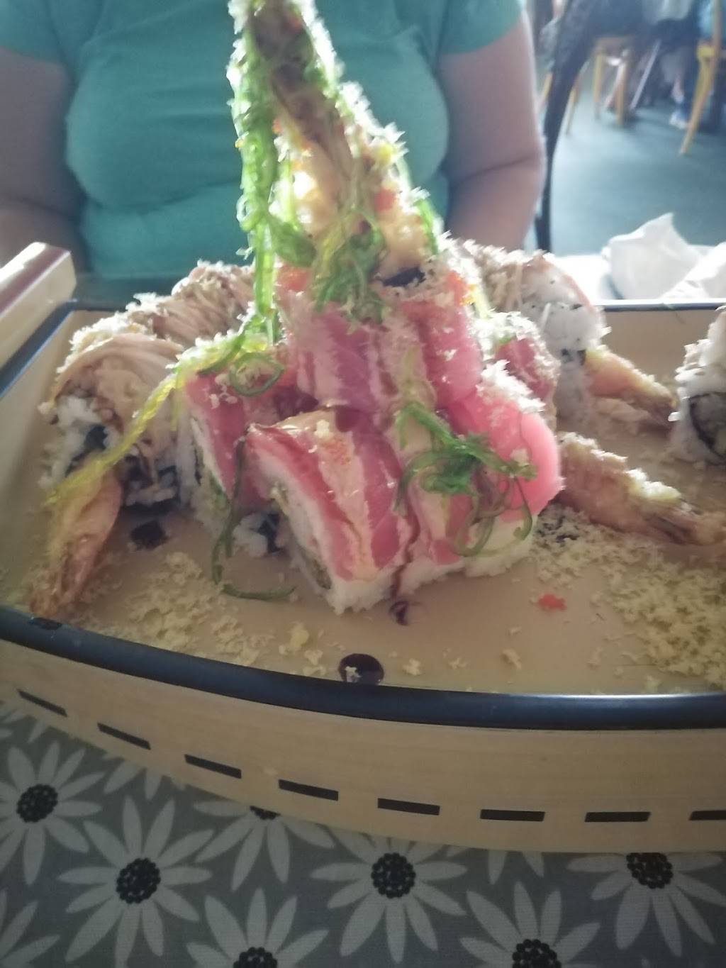 Asian invasion | restaurant | 227 E Main St, Tavares, FL 32778, USA | 3525089980 OR +1 352-508-9980