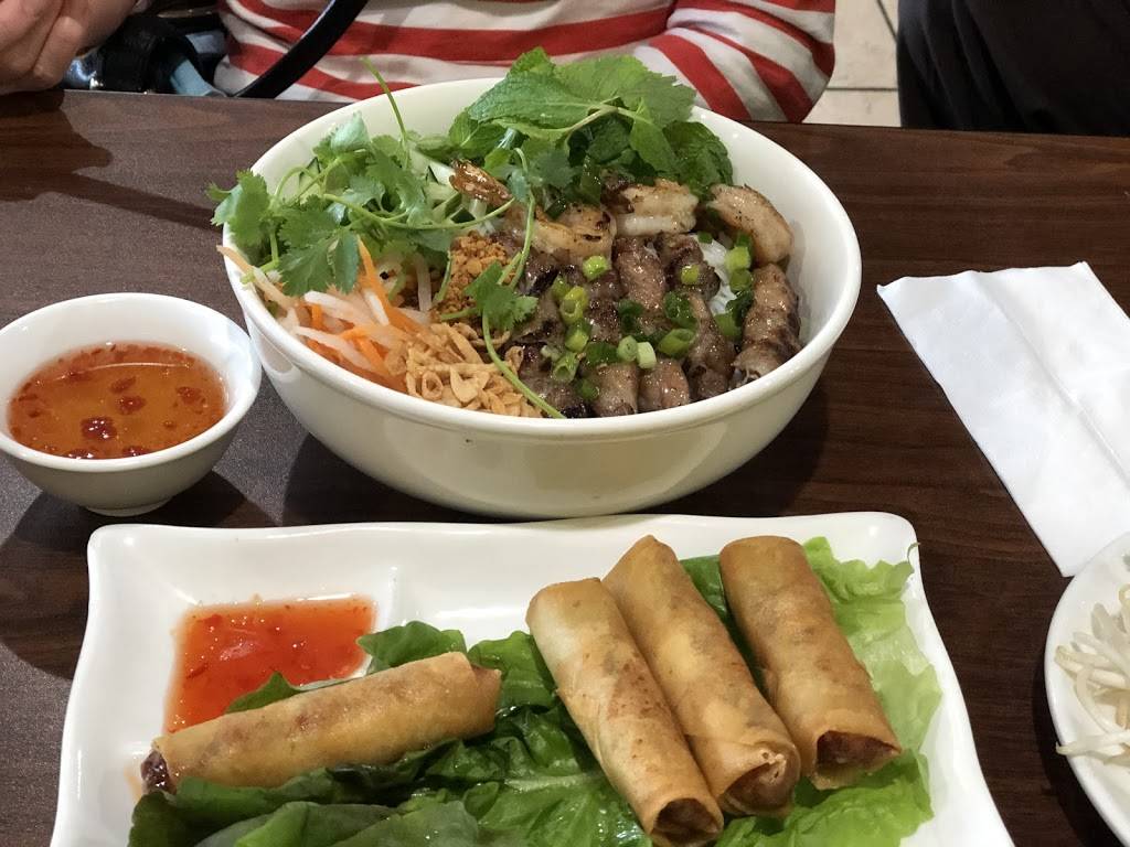 Pho Lyfe | restaurant | 3533 Homestead Rd, Santa Clara, CA 95051, USA | 4085510889 OR +1 408-551-0889