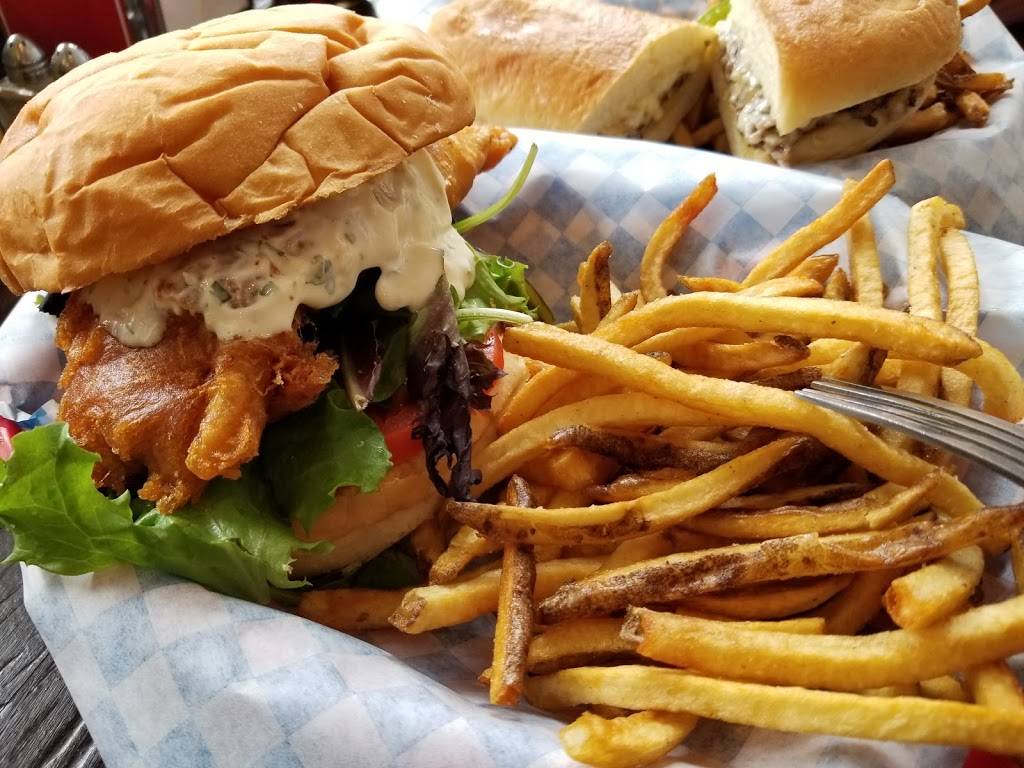 Pigfish Café | restaurant | 921 SW 152nd St, Burien, WA 98166, USA | 2062465204 OR +1 206-246-5204