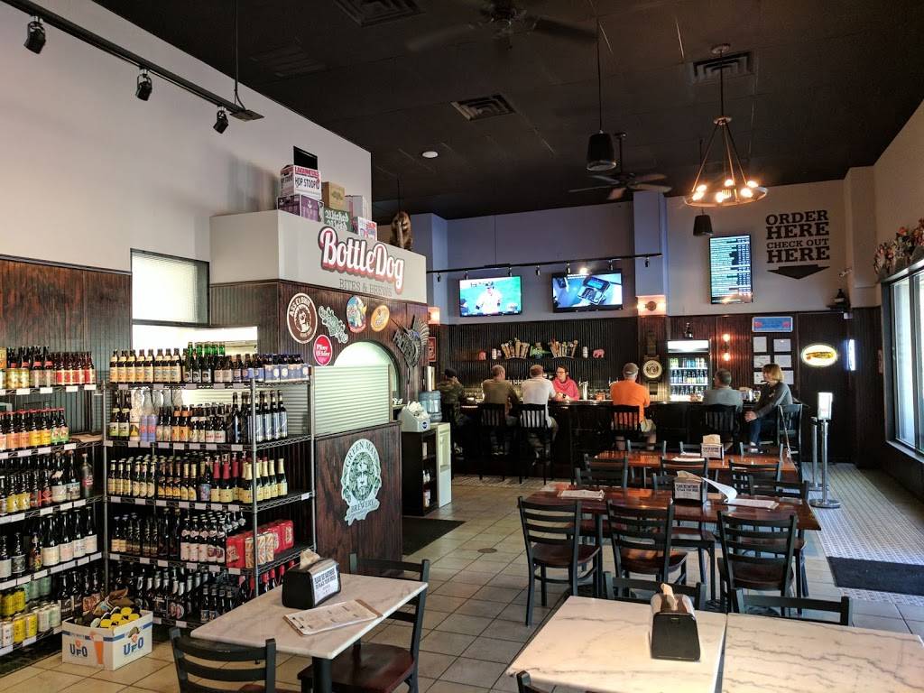 BottleDog Bites & Brews | restaurant | 8306 Chapel Hill Rd, Cary, NC 27513, USA | 9196945377 OR +1 919-694-5377