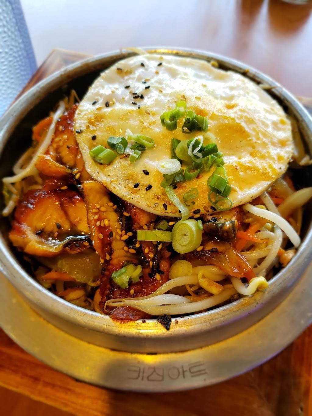 Lees Asian Cuisine | restaurant | 3140 Dougall Ave, Windsor, ON N9E 1S6, Canada | 5199690333 OR +1 519-969-0333