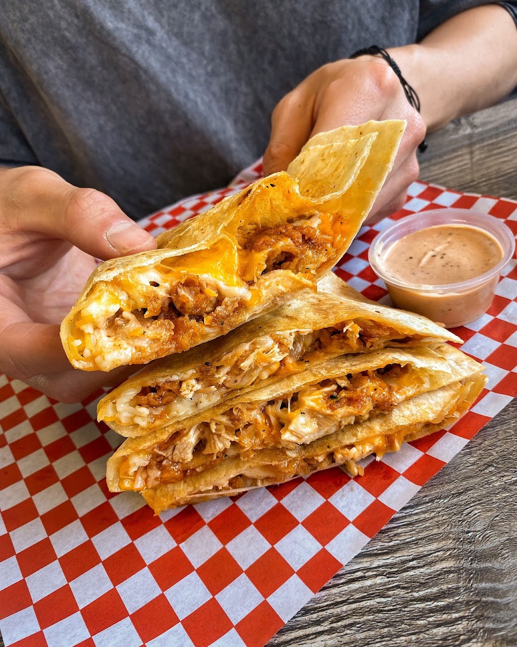 Chix Nashville Hot Chicken | restaurant | 2211A Palo Verde Ave, Long Beach, CA 90815, USA | 5628003031 OR +1 562-800-3031