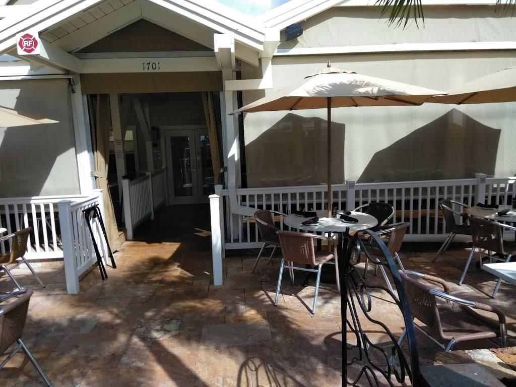 Guppys On the Beach | restaurant | 1701 Gulf Blvd, Indian Rocks Beach, FL 33785, USA | 7275932032 OR +1 727-593-2032