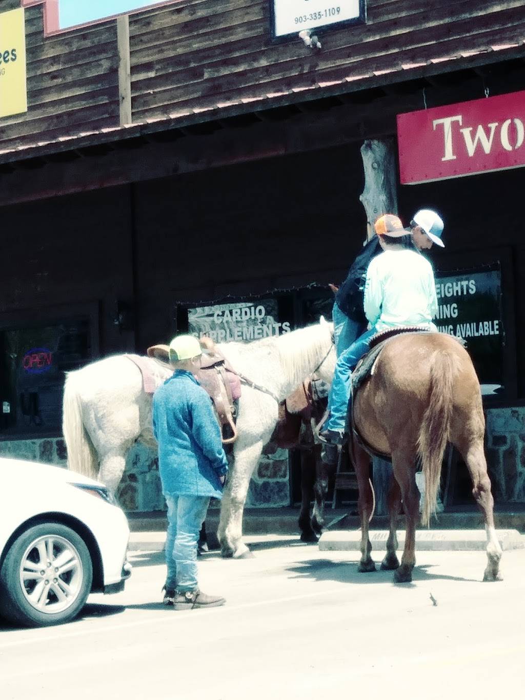 Two Brothers Pizza | restaurant | 94 South Main Street, Yantis, TX 75497, USA | 9033837499 OR +1 903-383-7499