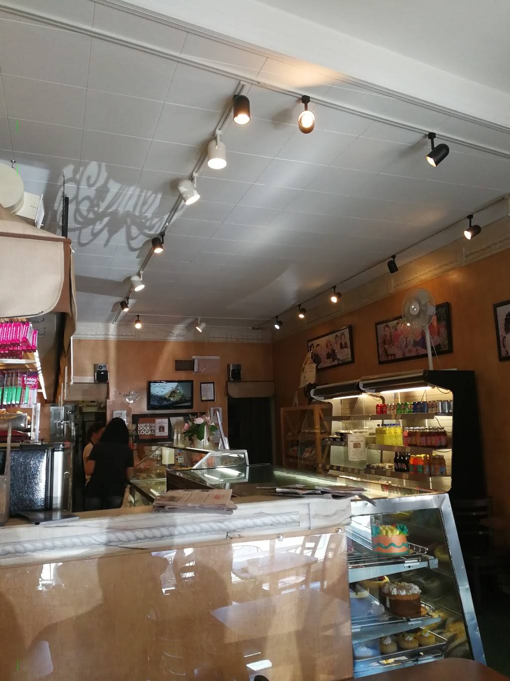 The West Side Bakery | bakery | 2303 W Market St, Akron, OH 44313, USA | 3308364101 OR +1 330-836-4101