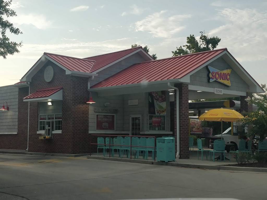 Sonic Drive-In | restaurant | 11361 Ocean Hwy, Pawleys Island, SC 29585, USA | 8439790068 OR +1 843-979-0068