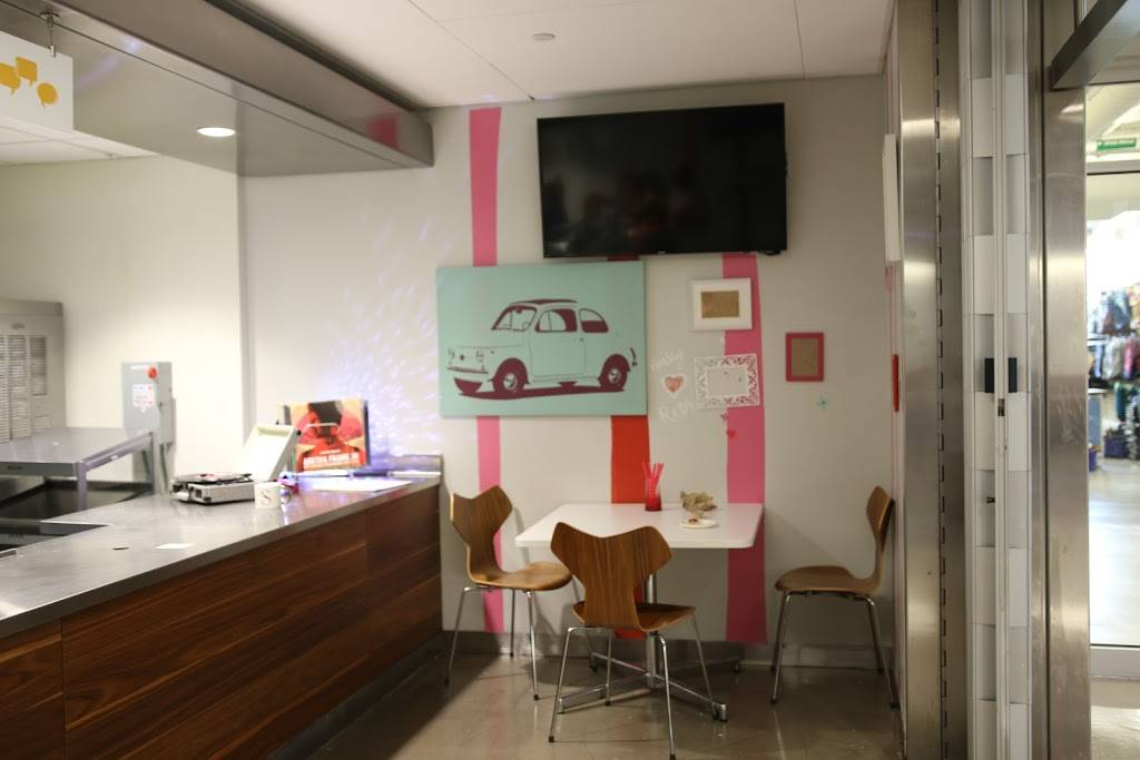 Pinky and Reds | restaurant | 2495 Bancroft Way, ASUC, Student Union, Berkeley, CA 94720, USA | 5106644355 OR +1 510-664-4355