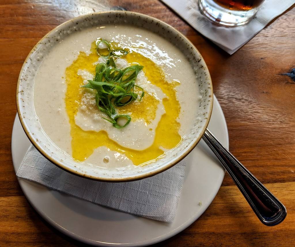 Burtons Grill & Bar | restaurant | 21434 Epicerie Plaza, Sterling, VA 20164, USA | 5716655700 OR +1 571-665-5700