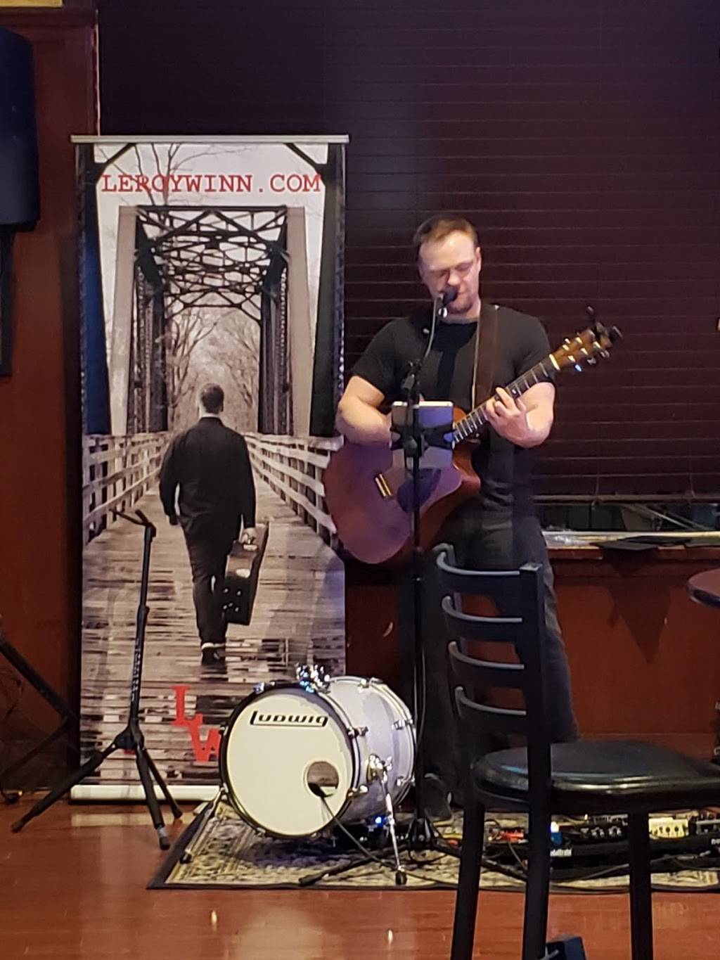 McBrides | restaurant | S Eola Rd, Aurora, IL 60504, USA | 6306929606 OR +1 630-692-9606