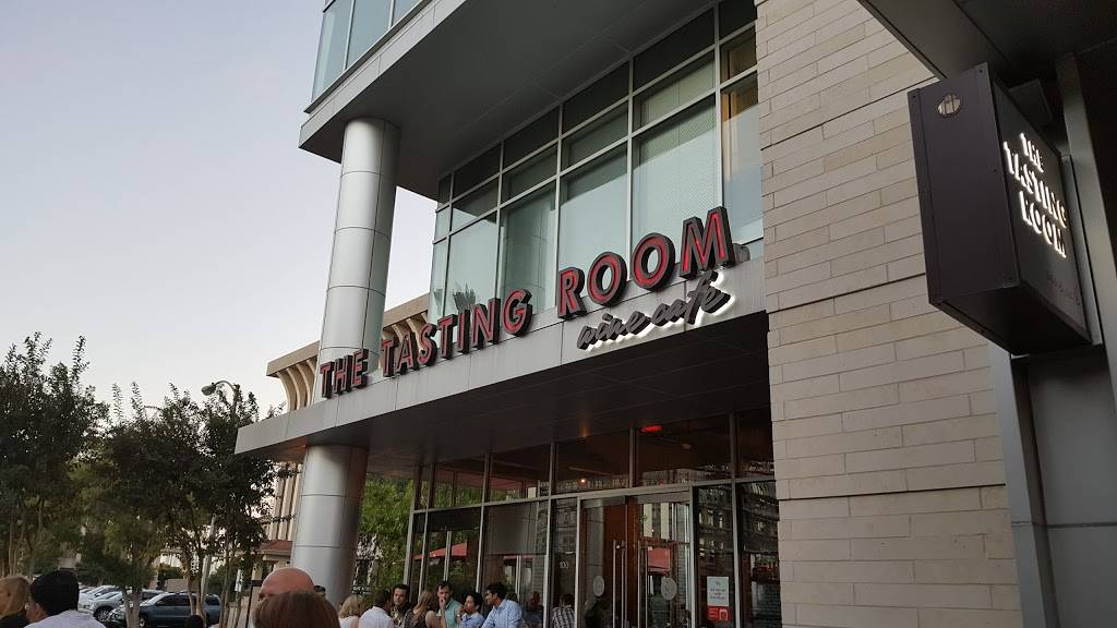 The Tasting Room | restaurant | 818 Town and Country Blvd #100, Houston, TX 77024, USA | 2818221500 OR +1 281-822-1500